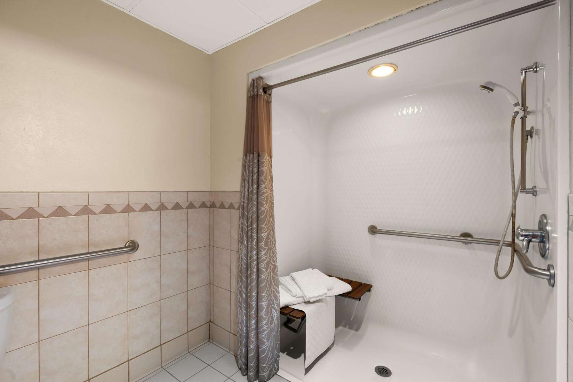 Best Western Northwoods Lodge Сирен Экстерьер фото