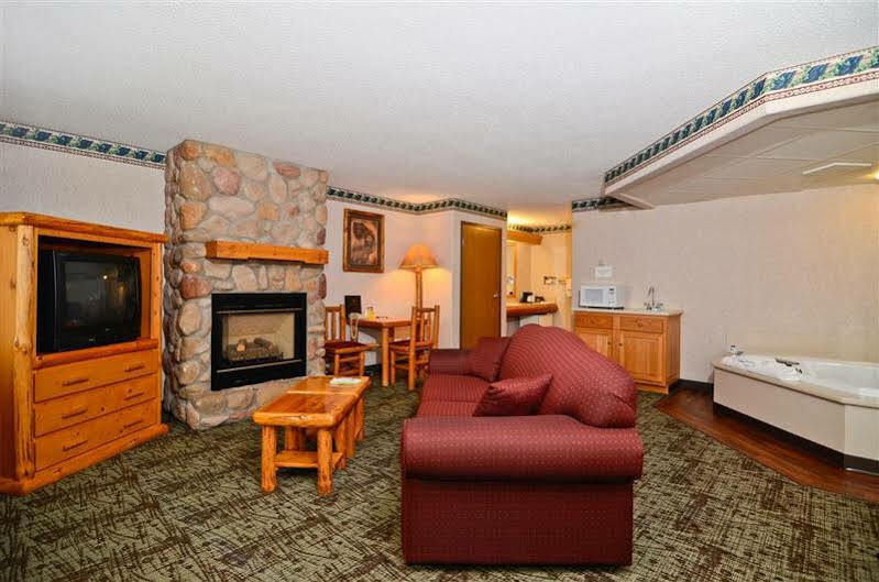 Best Western Northwoods Lodge Сирен Экстерьер фото